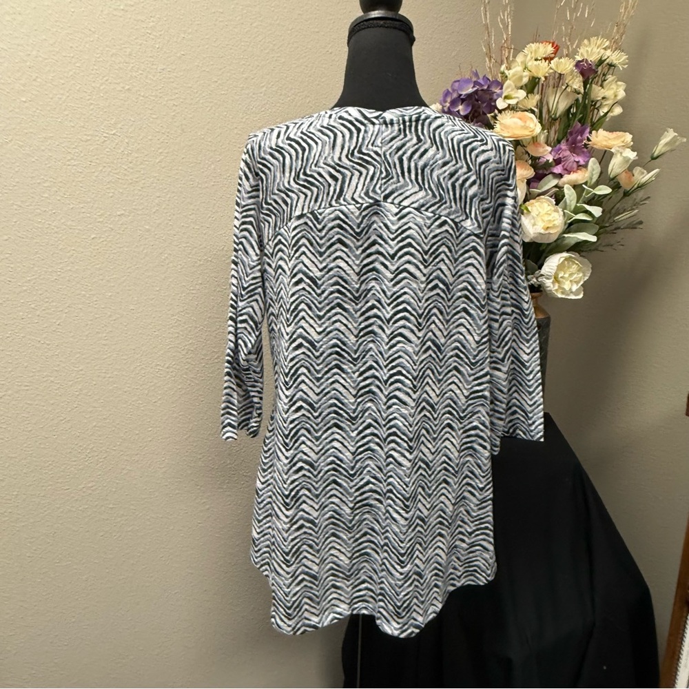 Erin London Zebra Print Tunic Top Medium – 3/4 Sleeve Lightweight Blouse - Picture 4 of 9